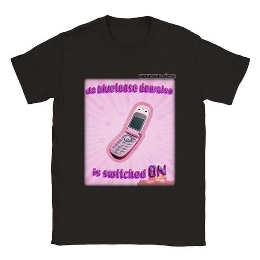 the bluetooth dewaise is switched on T-shirt